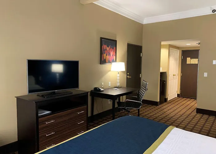 Finest Hotels Near Oakdale NY