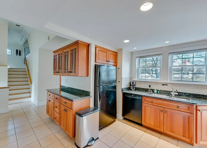 Prime Hotels in Hamburg, Lexington to Stay