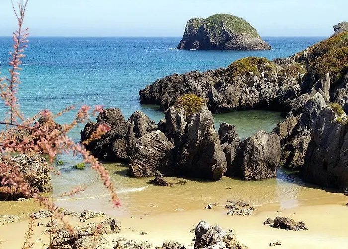 Mejores hoteles para viajar con tu perro en Llanes