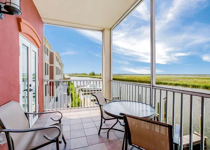 Best Pet-Friendly Hotels in Apalachicola, Florida