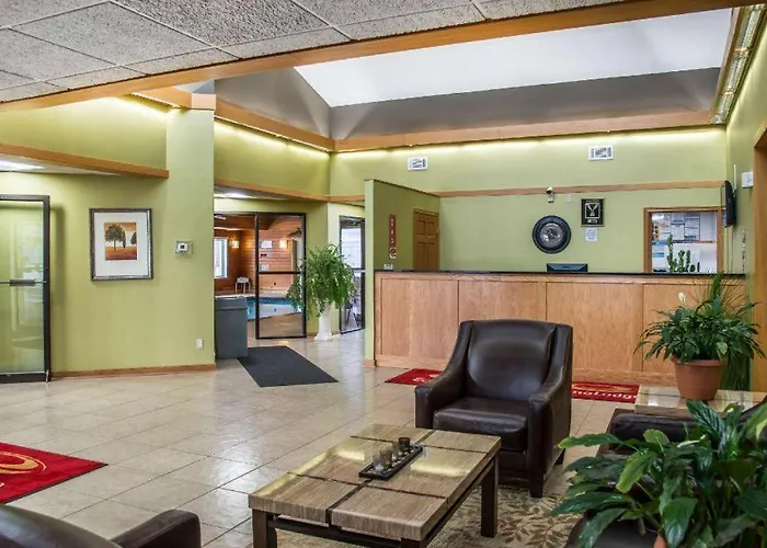 Top Hotels in River Falls WI