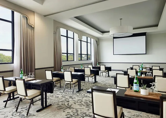 Top Hotels with Indoor Pools in Chattanooga