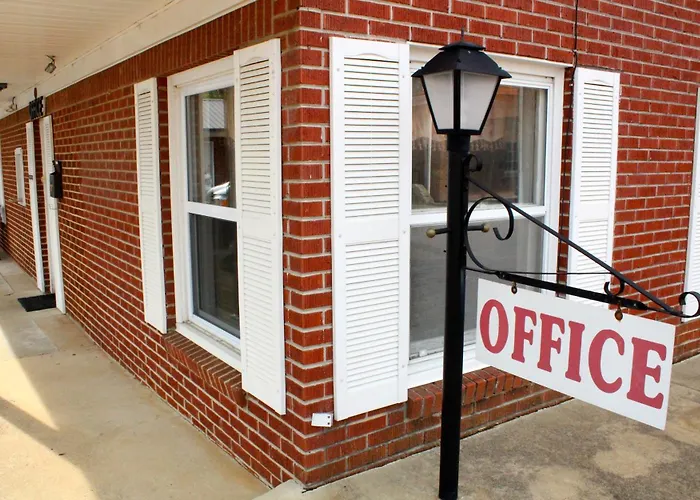 Best Dog Friendly Hotels in Savannah, Georgia