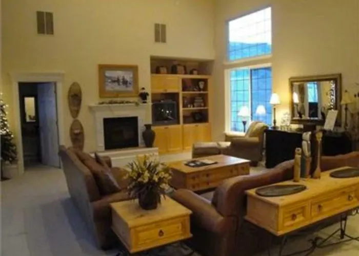 Best Park and Fly Hotels in Midway